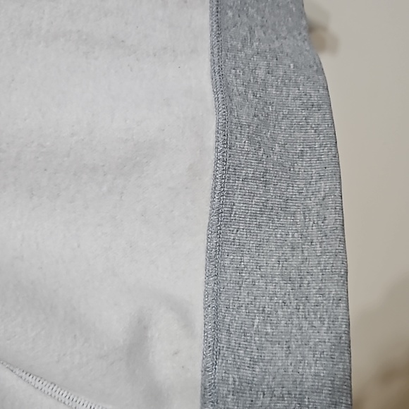 MICHAEL KORS- NEW- NEVER WORN- UNISEX- GRAY ZIPPER WITH HOODED JACKET - Picture 9 of 9